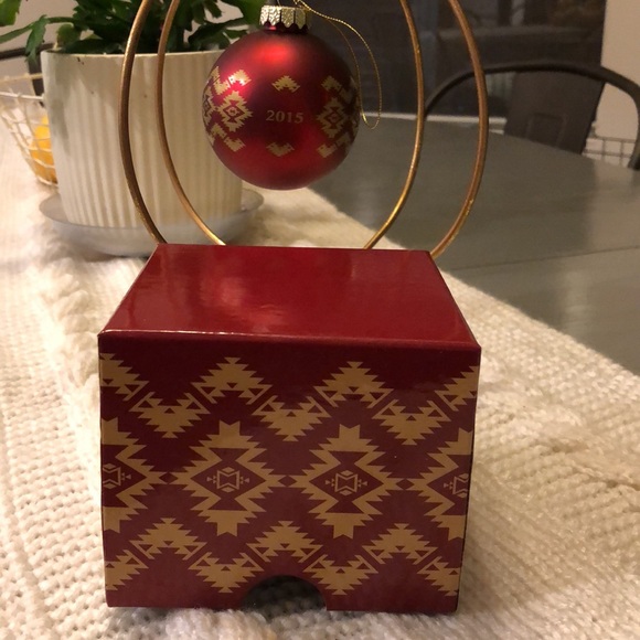 Pendelton 2015 Annual Ornament - Picture 6 of 6